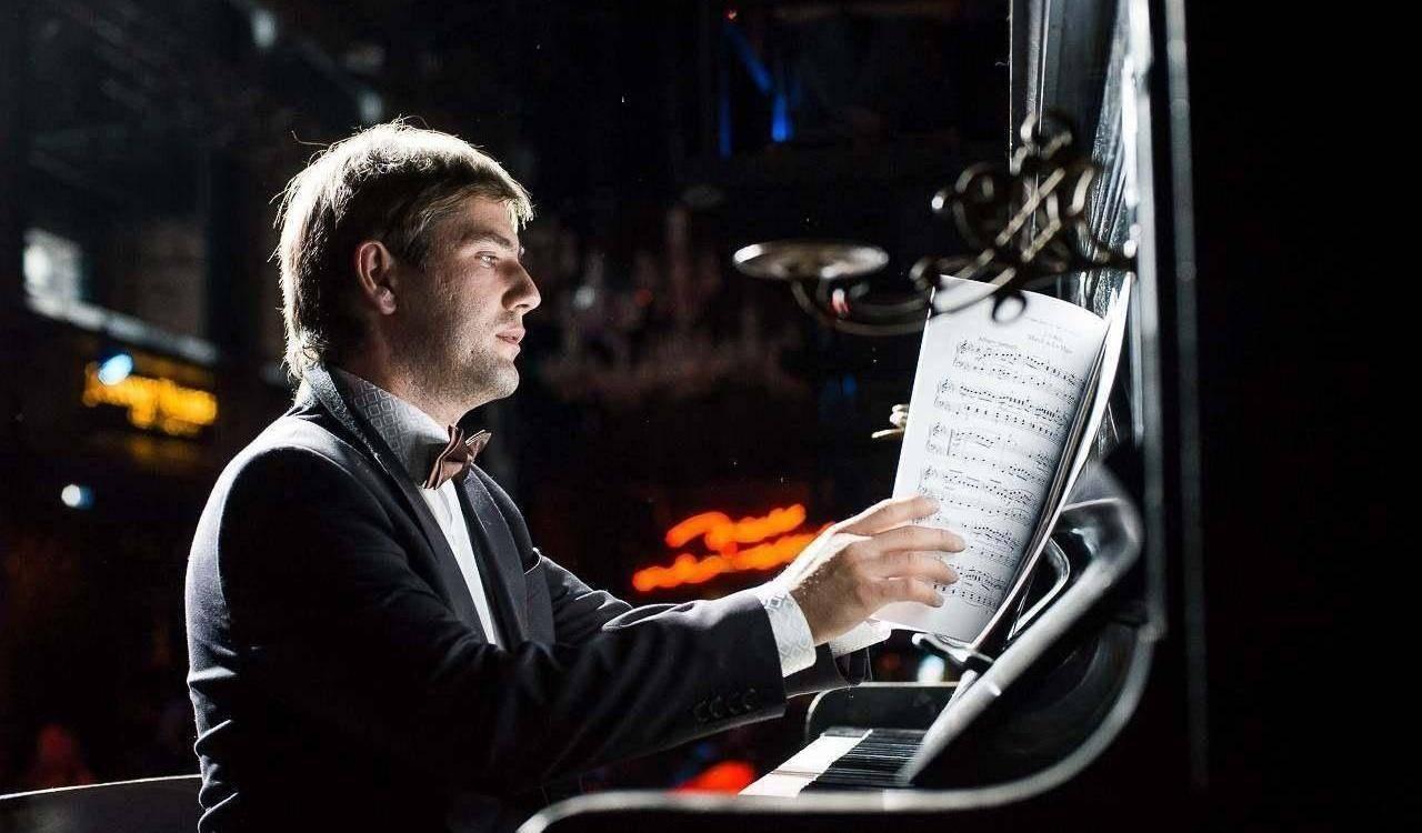 Абонемент «Фортепианная галерея Владислава Чепиноги»