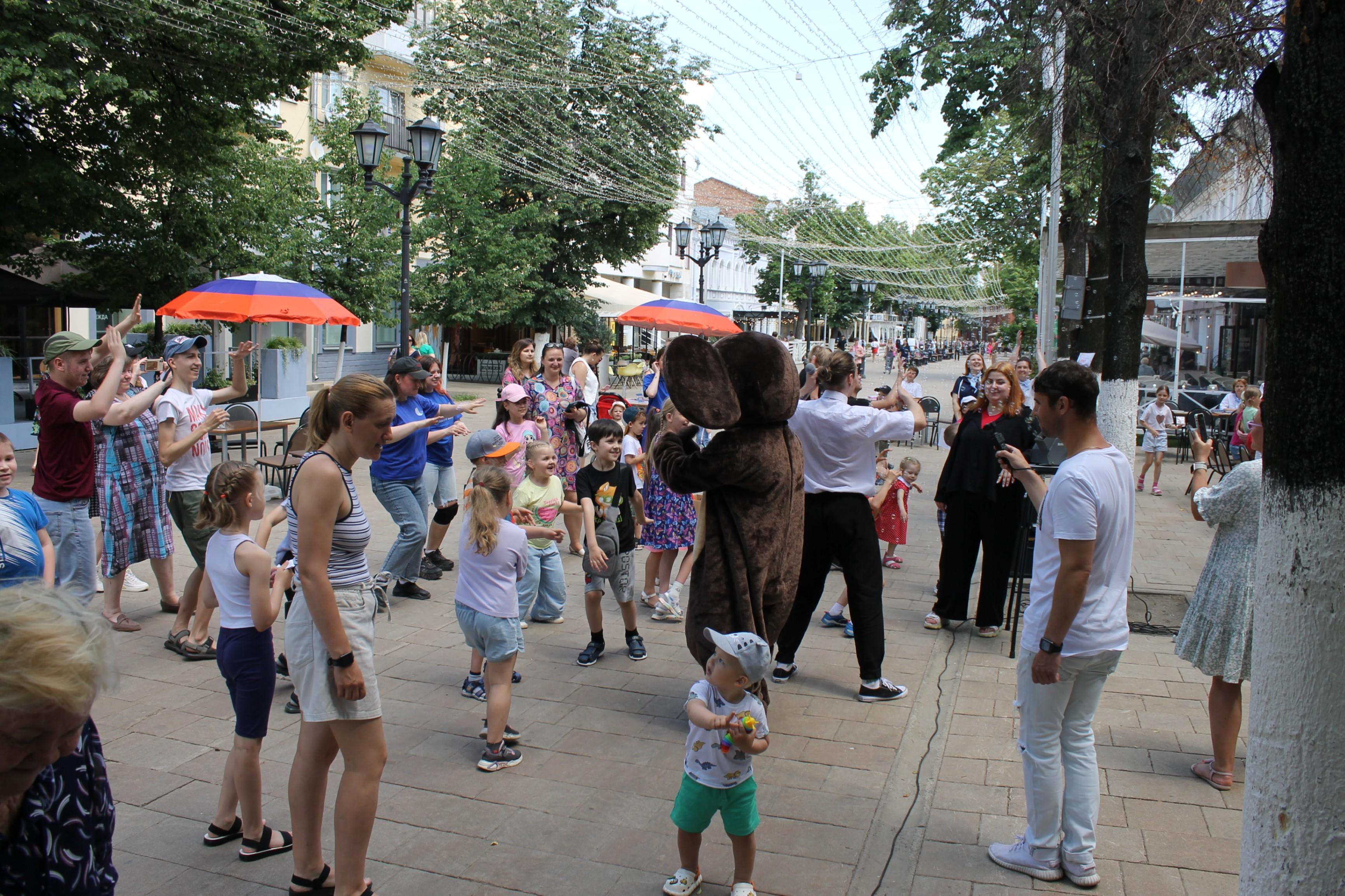 Фестиваль «Читающая улица Почтовая: Экспедиция в книжный мир»
