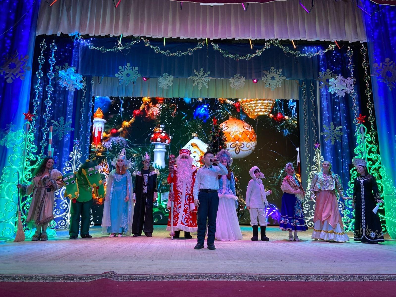 Новогоднее театрализованное представление для детей участников СВО