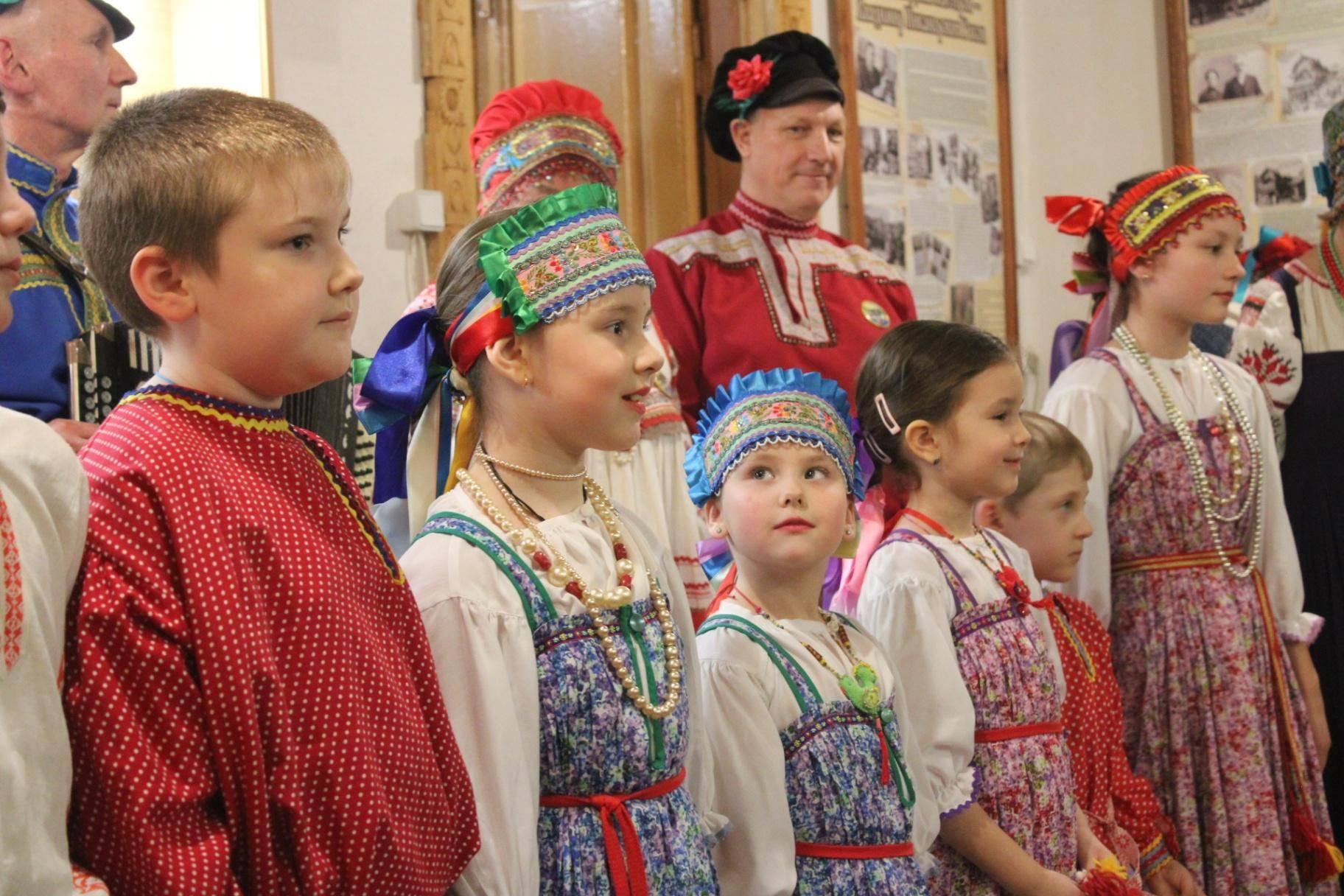 Беседа «Шутку шутить – людей насмешить». Знакомство с потешным фольклором.