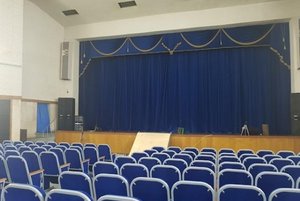 Спектакль «Два шажка вперед, один назад»