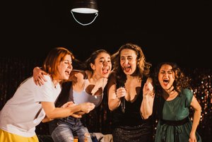 Спектакль «Дуры мы, дуры»