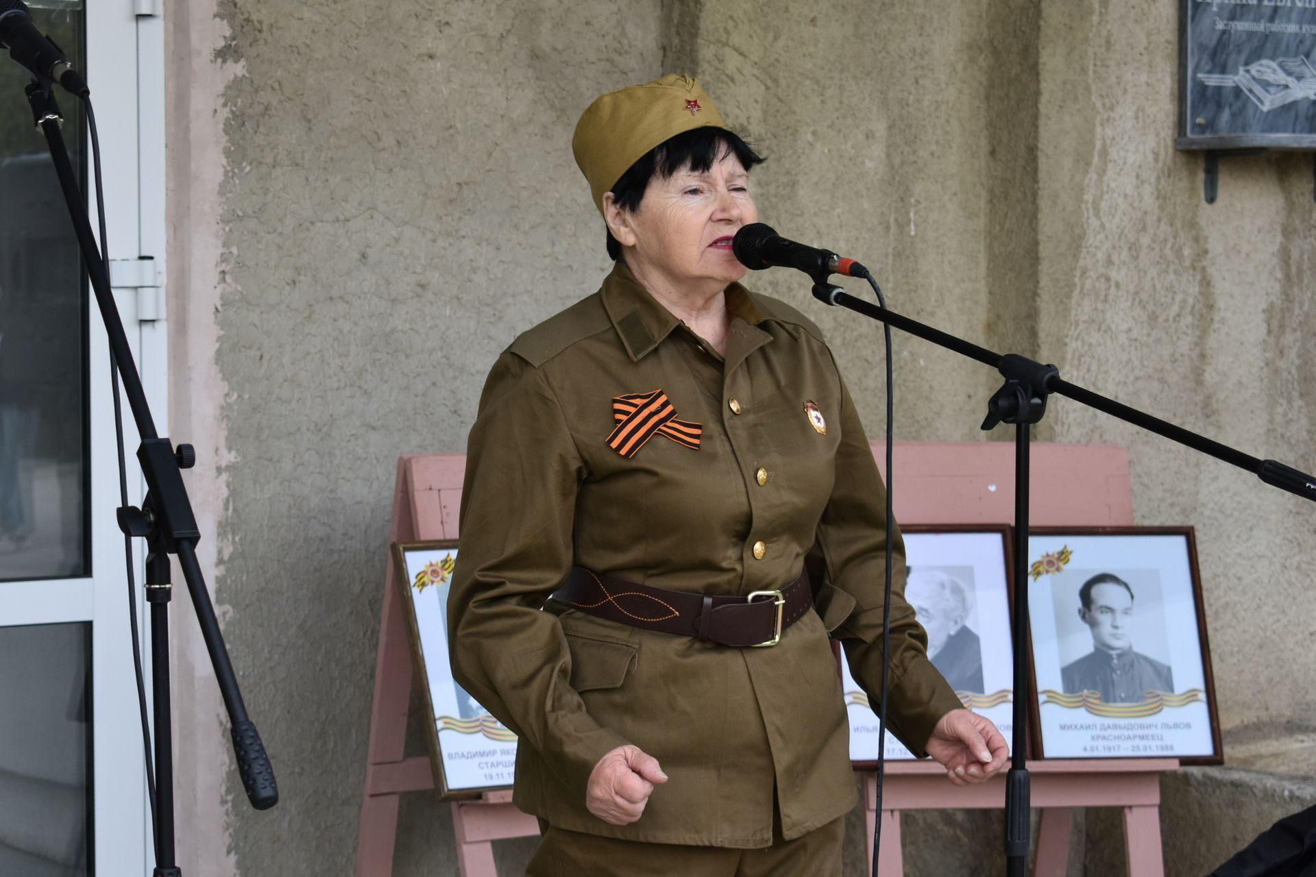 Литературно-музыкальный час «Песня в военной шинели»