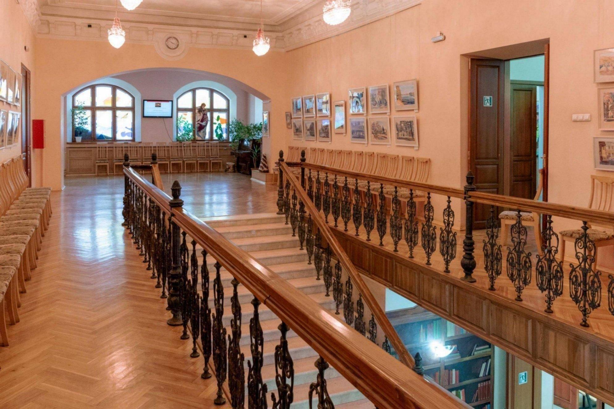 Выставка «Новый год похож на сказку»