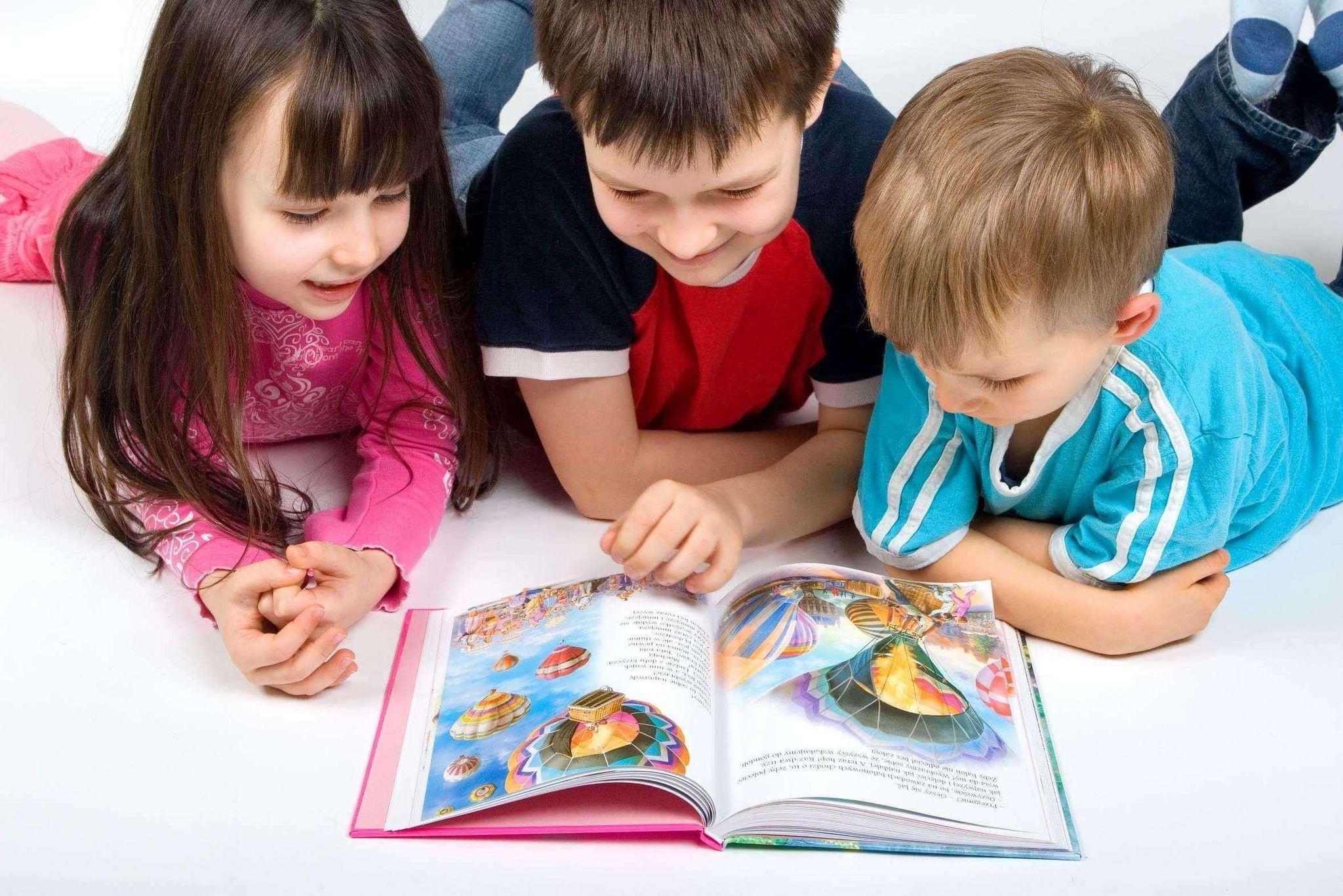 Передвижка, передвижка, к нам приходит в гости Книжка!