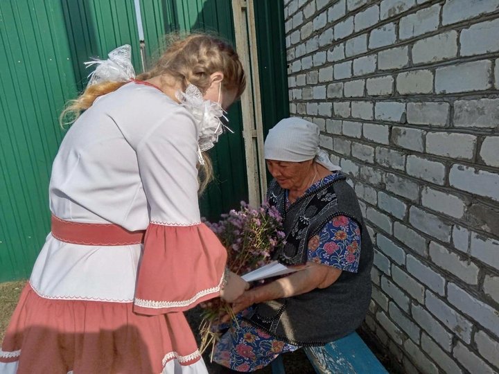 Разговор 1 октября. Акция подарок бабушке и дедушке. День пожилых картинки. День пожилого человека в Ташаре. День пожилого человека в Булашово.