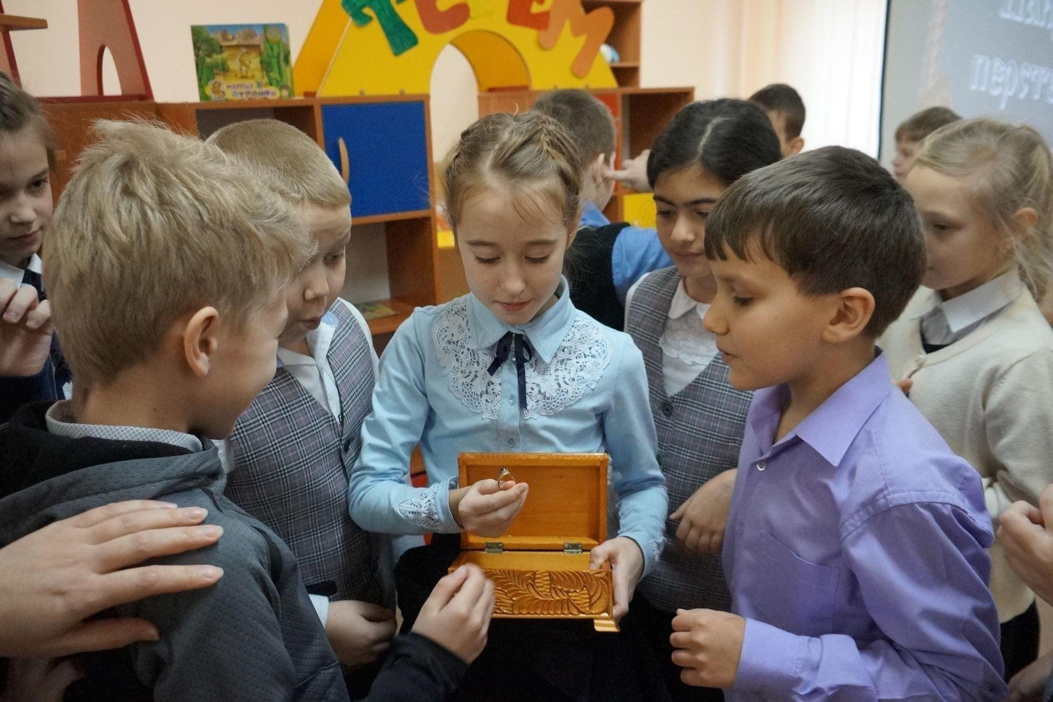 Развлекательно-игровая программа «Сундучок затей»