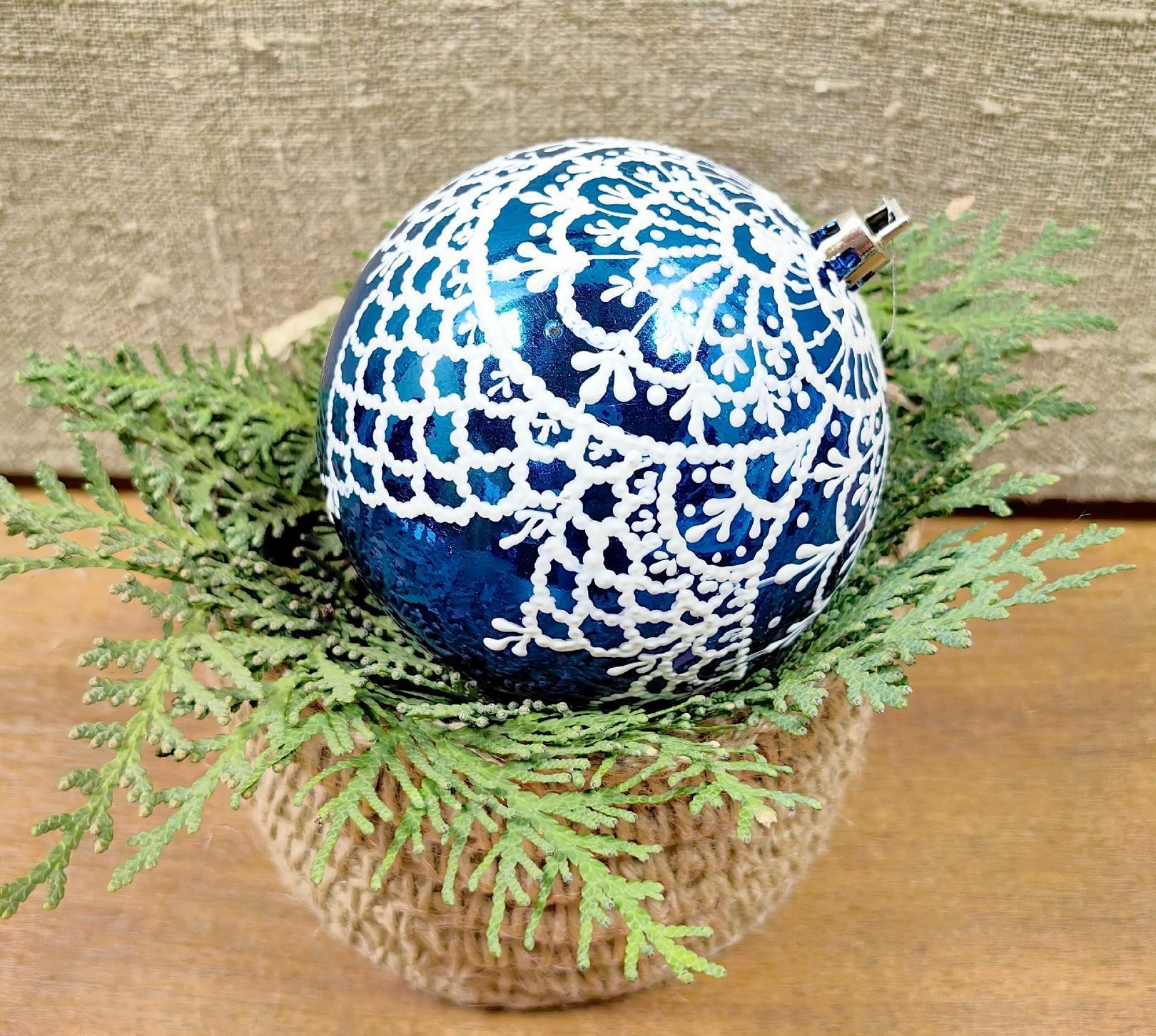 Новогодняя мастерская. Роспись шара.