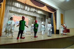 детский новогодний спектакль «Новогодний детектив или происшествие на лесной полянке»