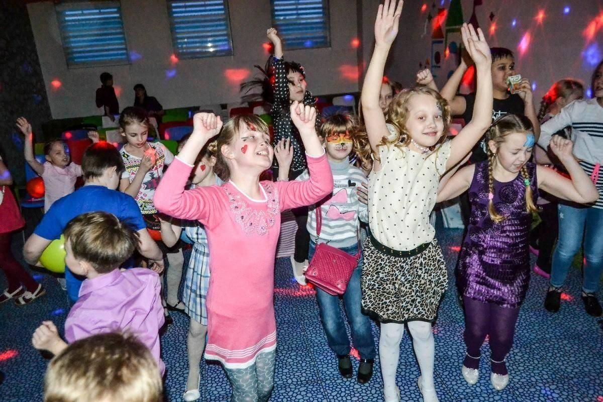 «Потанцуем,отдохнем, дружно время проведем»