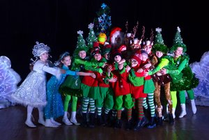 Рождественский спектакль «Волшебные приключения эльфиков»