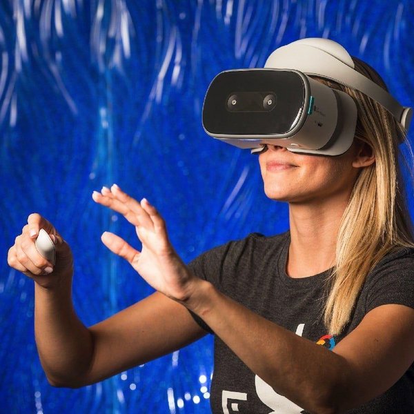 Get vr. Технологии виртуальной реальности. Дизайн виртуальной реальности. VR картинки.
