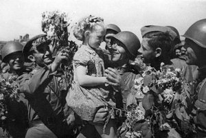 «Спустя годы - в сердцах героев»