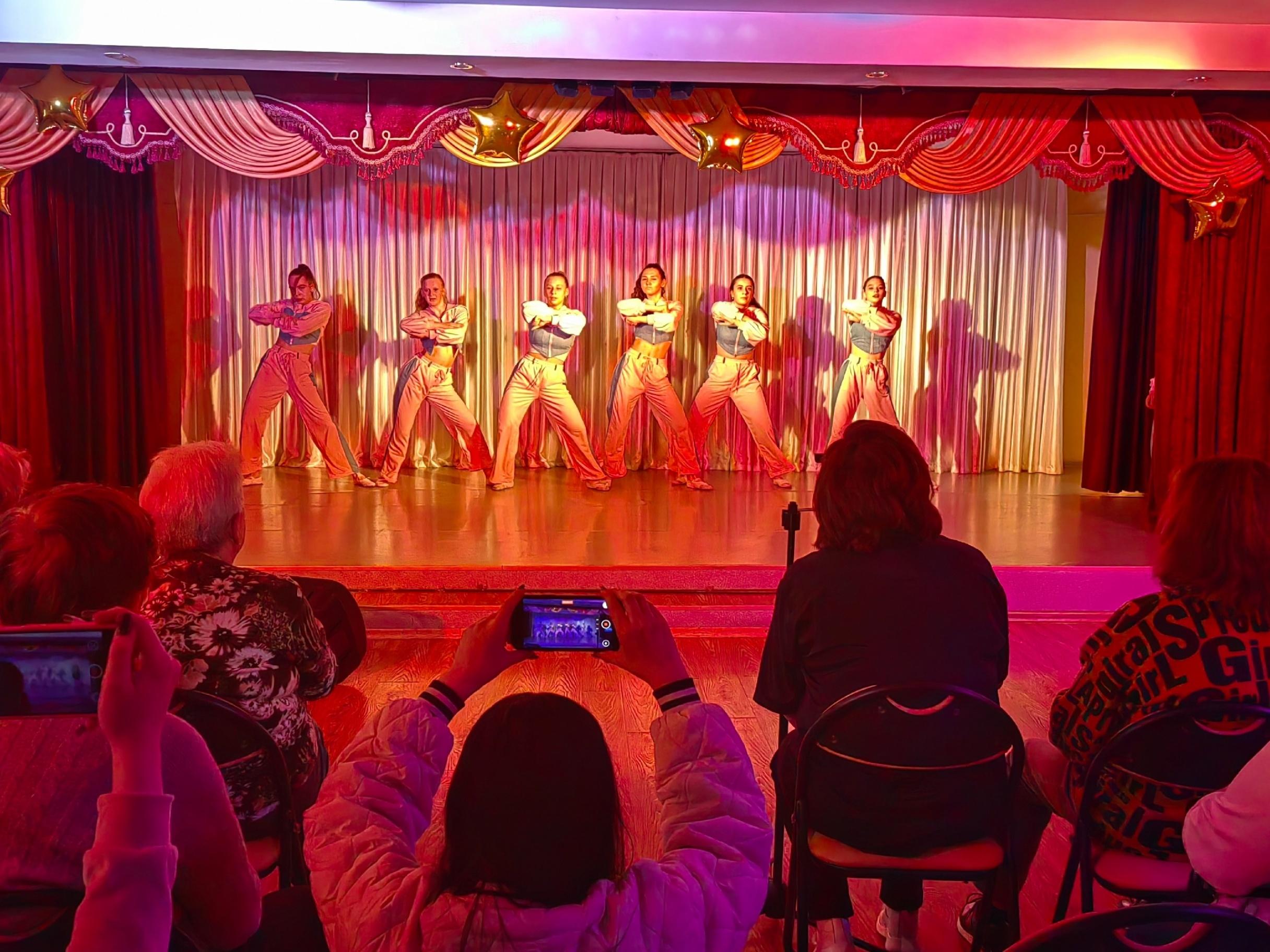 Танцевальный вечер «Держи ритм»