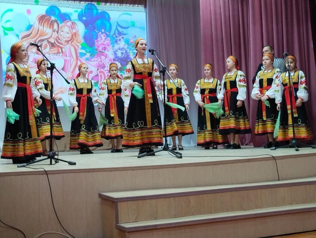 Концерт «И светла от берез Россия»