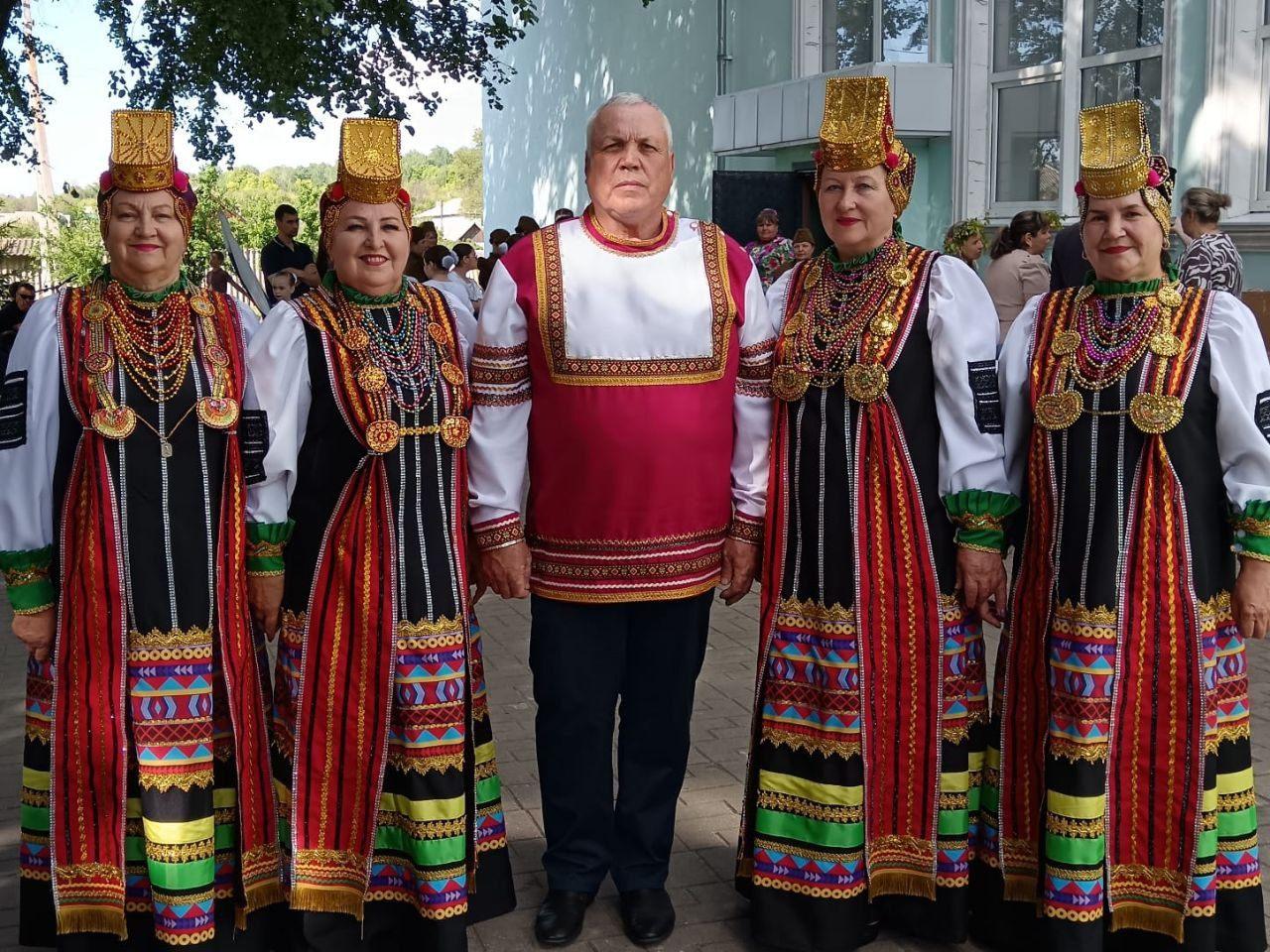«Гордо реет флаг России» тематическая праздничная программа