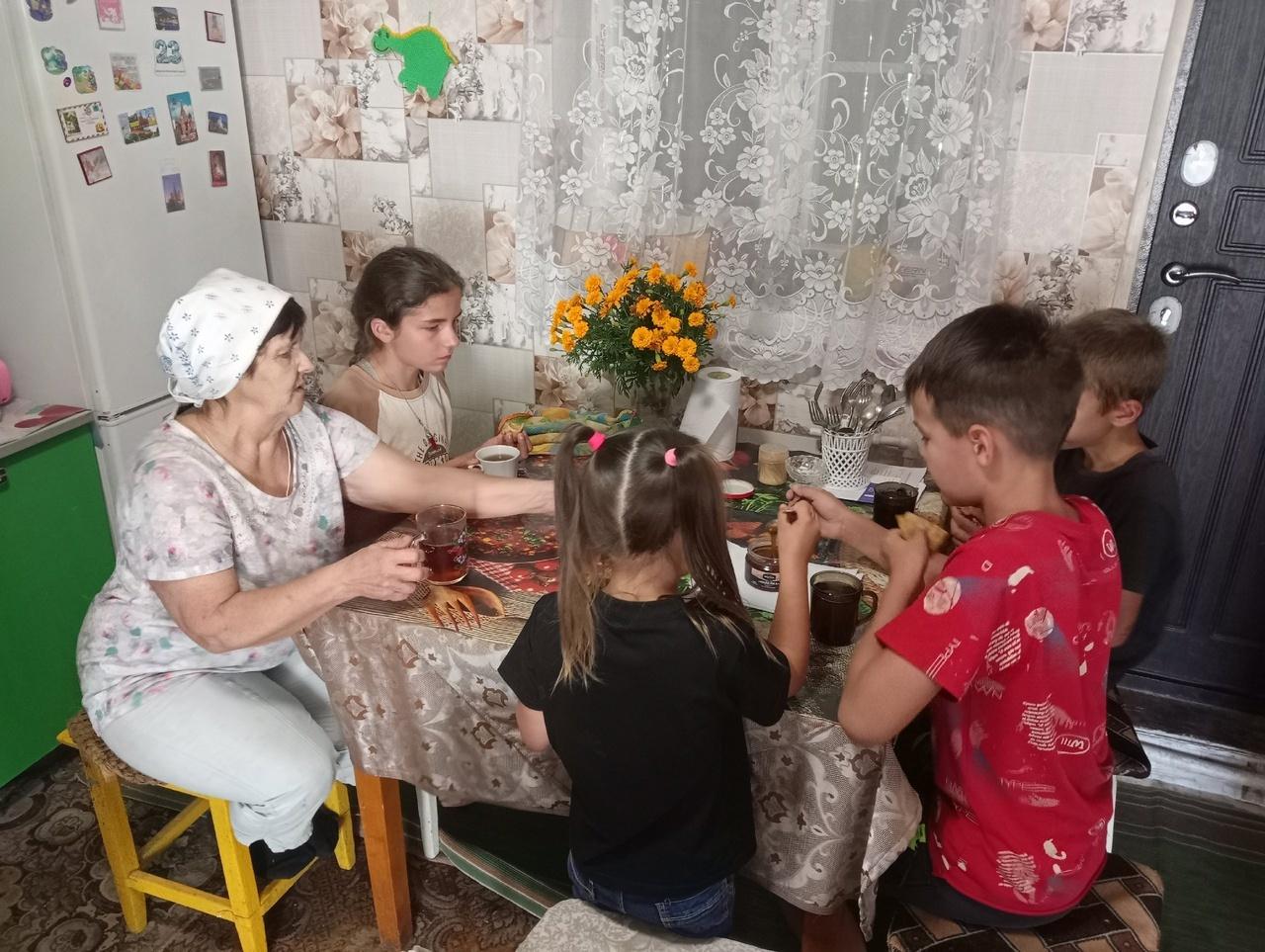 Фотовыставка «Загляните в семейный альбом»