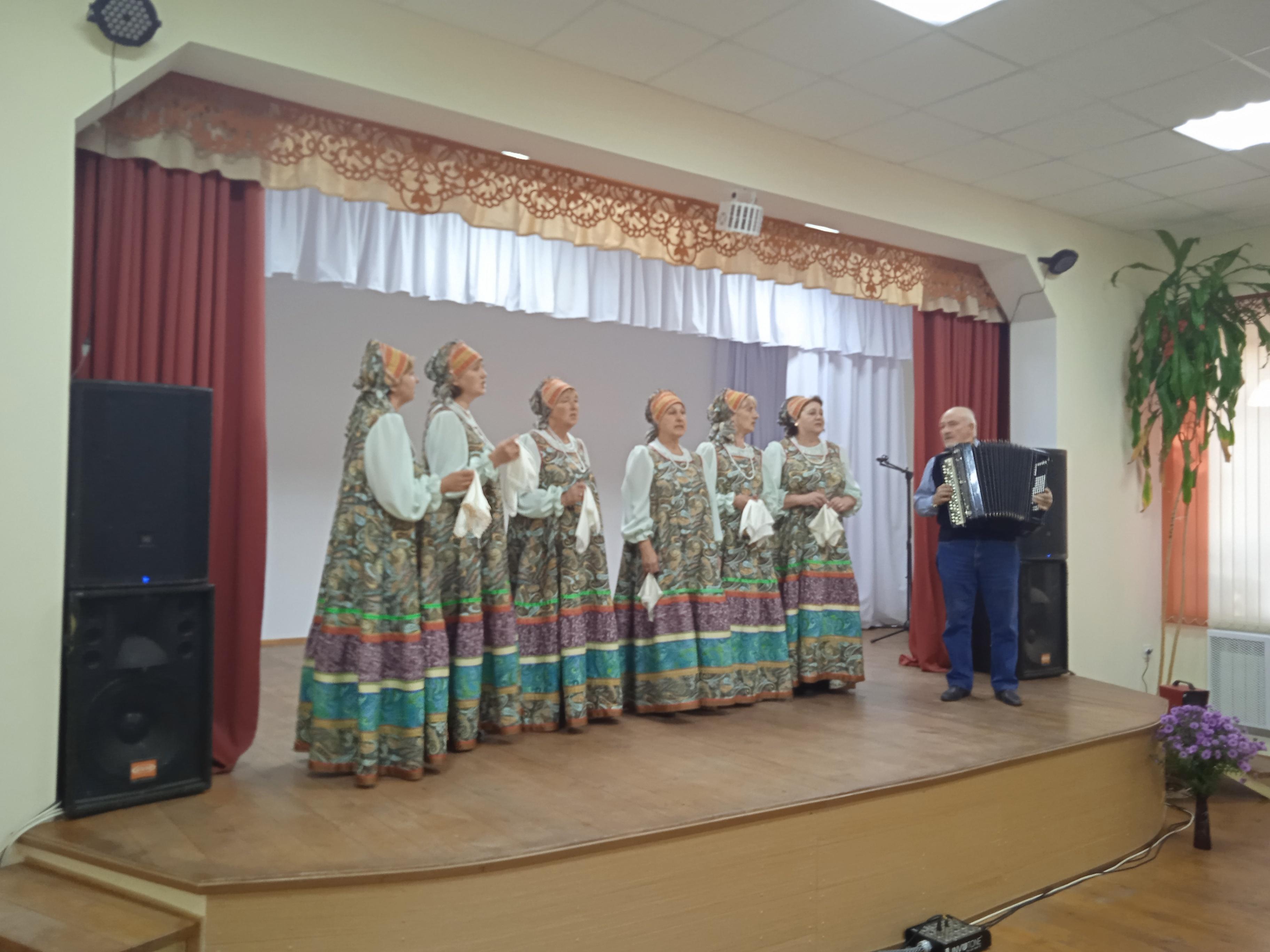 Праздничный концерт «Три цвета Родины моей»