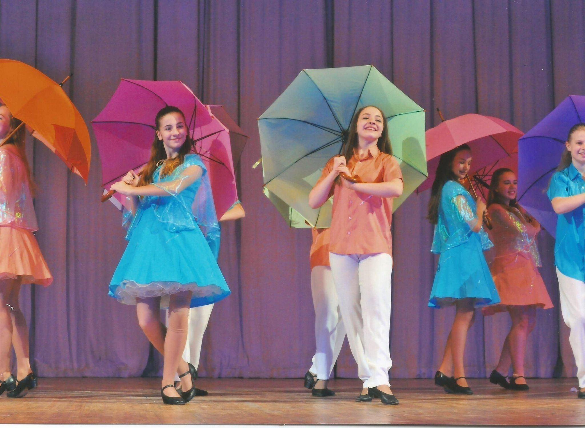 Детские хореографические ансамбли «Сувенир», «Юный Москвич»