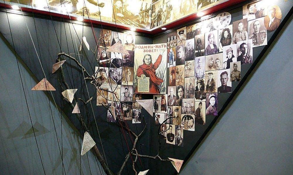 Выставка «Ни шагу назад!»