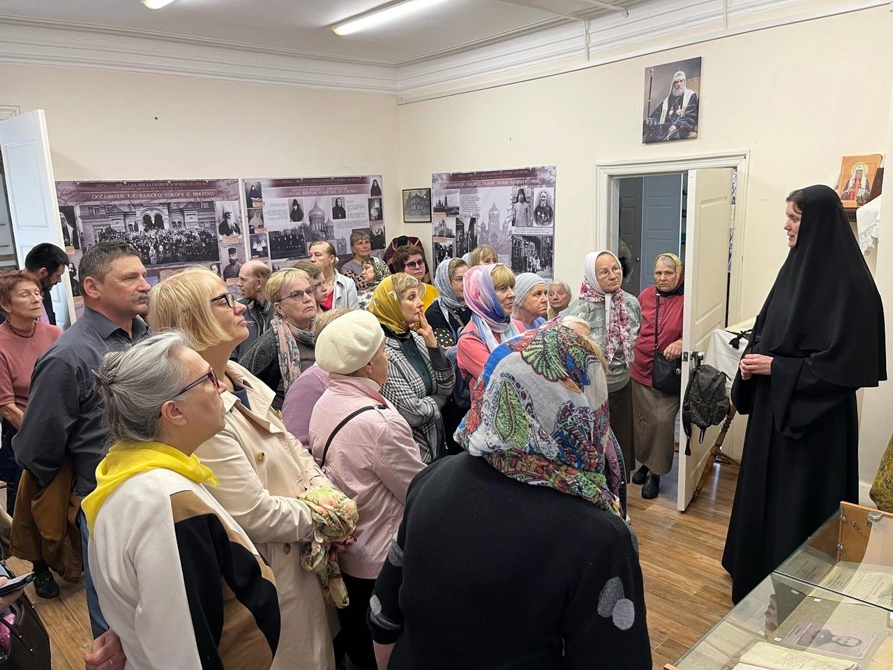 «Частицей мощей святителя Тихона»