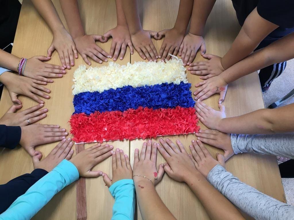 Патриотический час «Наш дом- Россия»