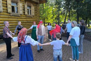 Интерактивная программа «Эй, народ, вставай в хоровод»