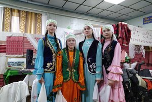 Поздравительный час « Весенние сияния женских душ»