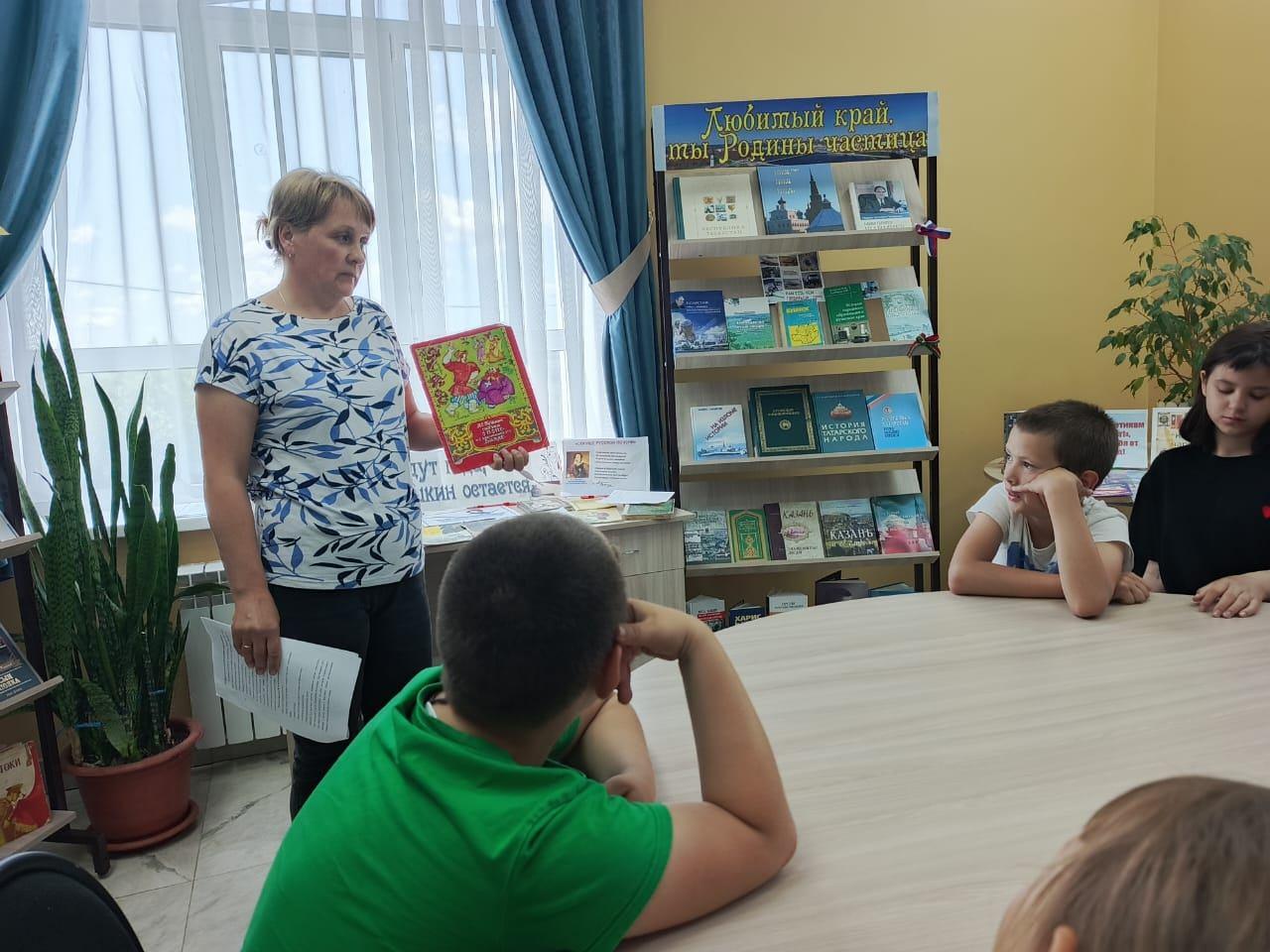Информационный час «Книги, которые стали фильмами»