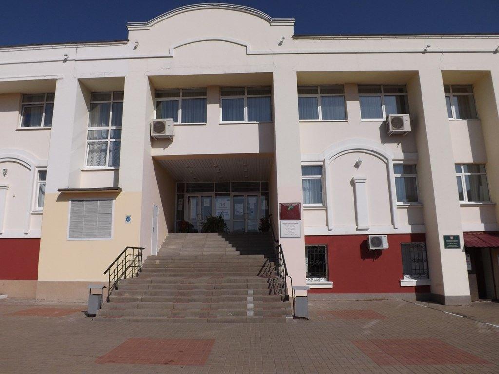Майская библиотека