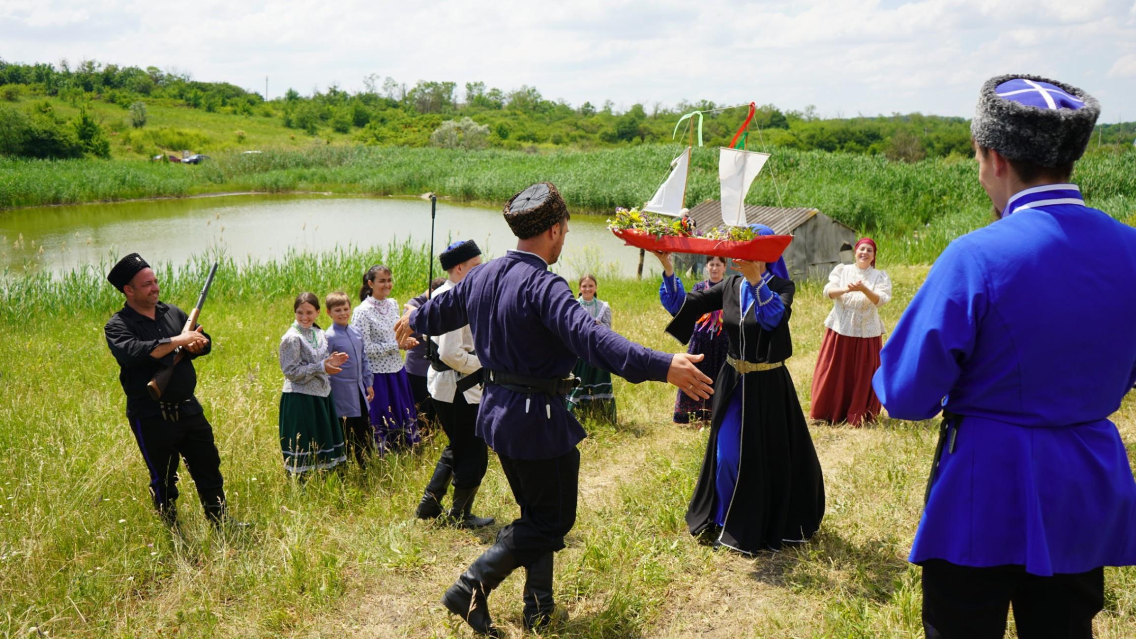 Познавательный час «Обычаи и традиции казаков»