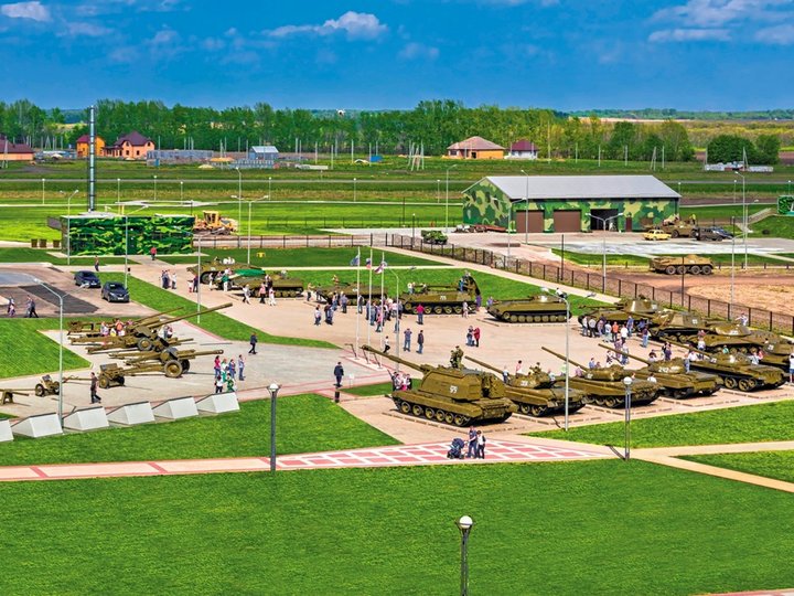 Экспозиция выставочной площадки Танкодрома