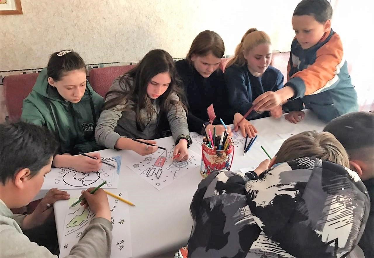 Познавательный час «Путь в космические дали»