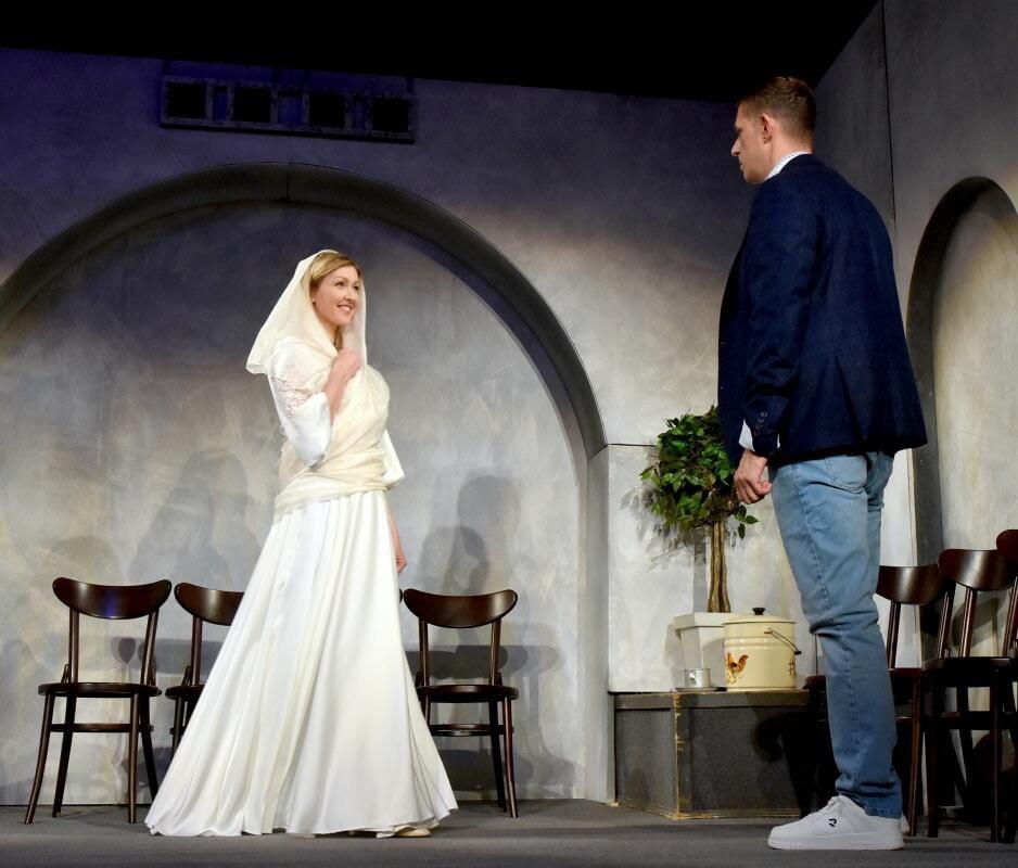 Спектакль «Не бросайте пепел на пол»