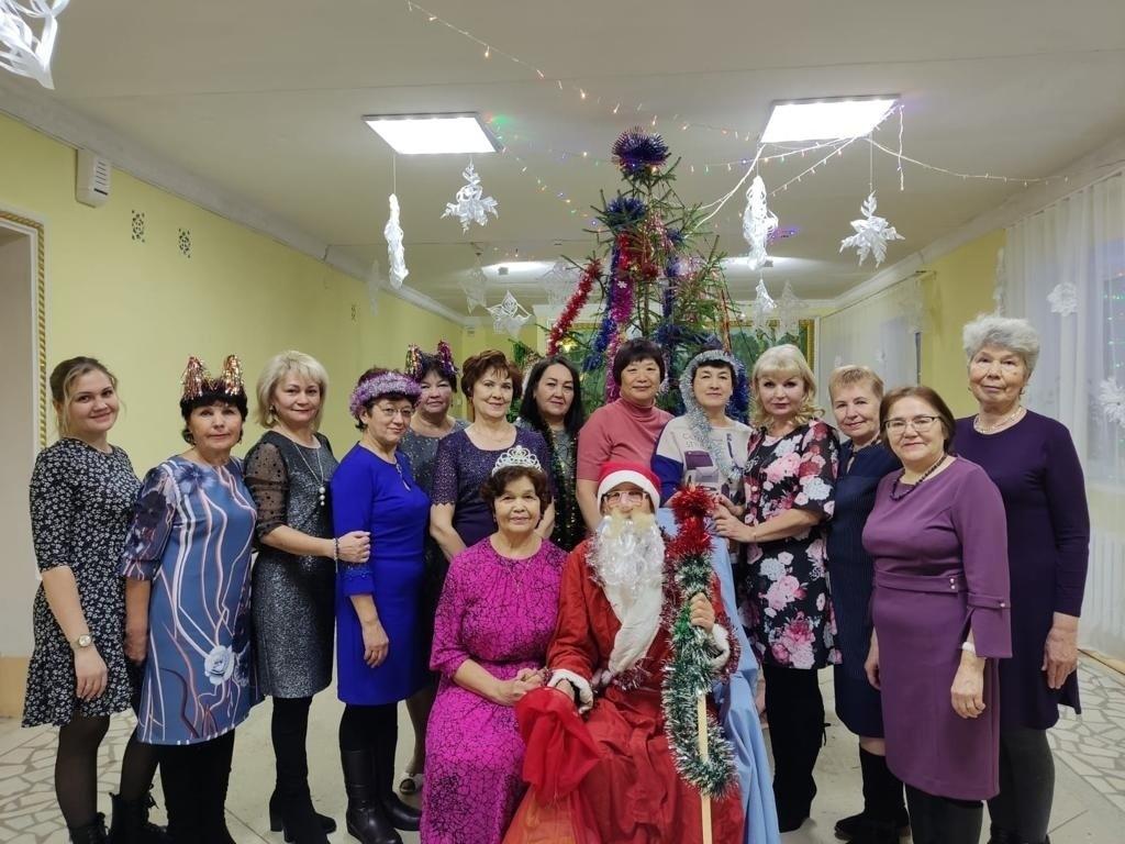 Праздничный библиокруиз «Новый год – пора чудес»