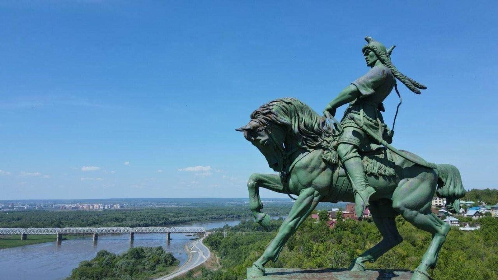 Краеведческий час «Поэт и герой Салават Юлаев»