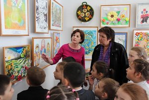 Выставка детского творчества «На страже мира и добра»