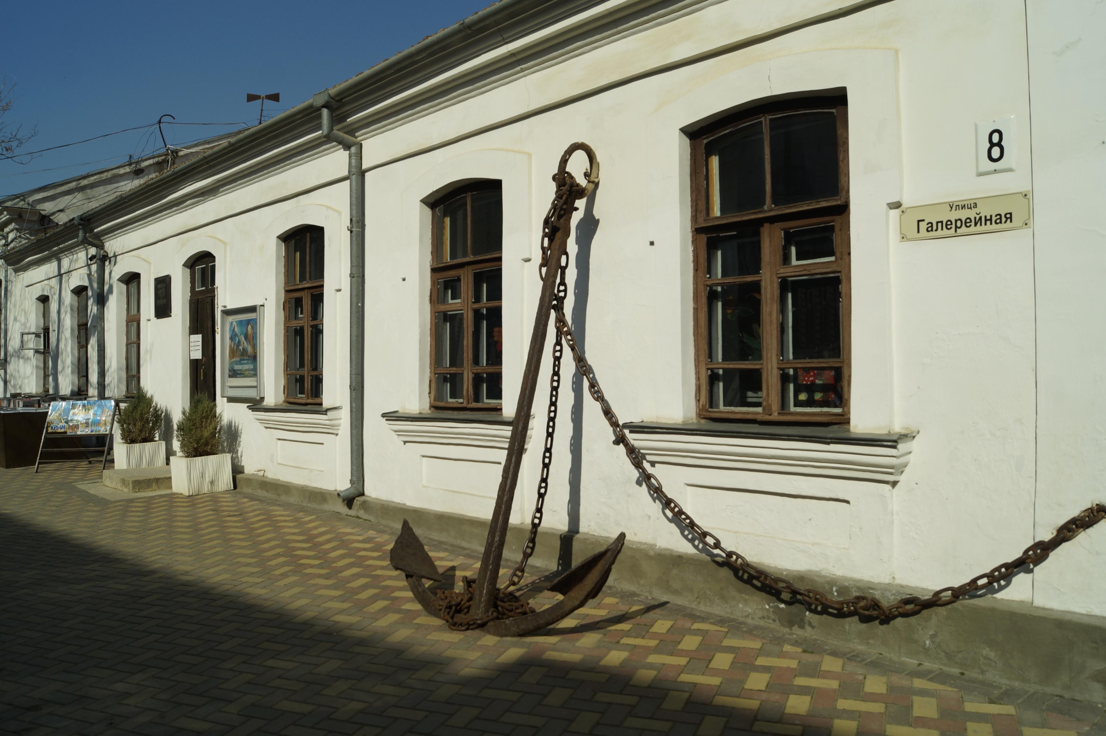 Выставка «Рисуй! Твори! Живи!»