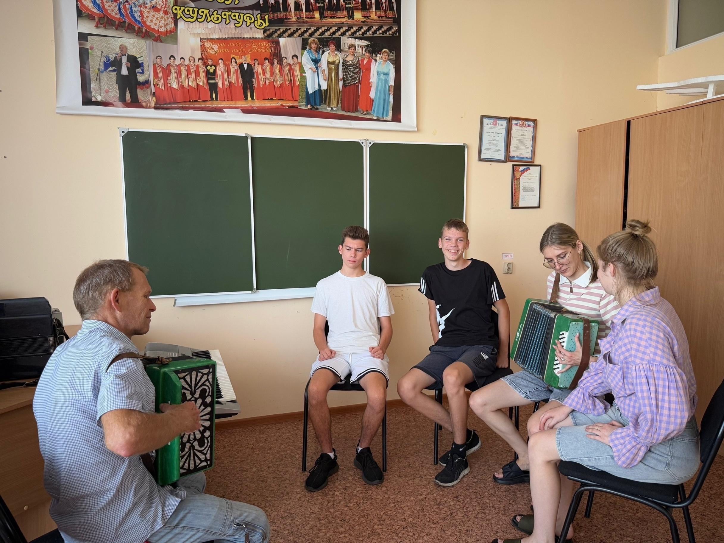 Мастер-класс «Оживи, гармонь!»