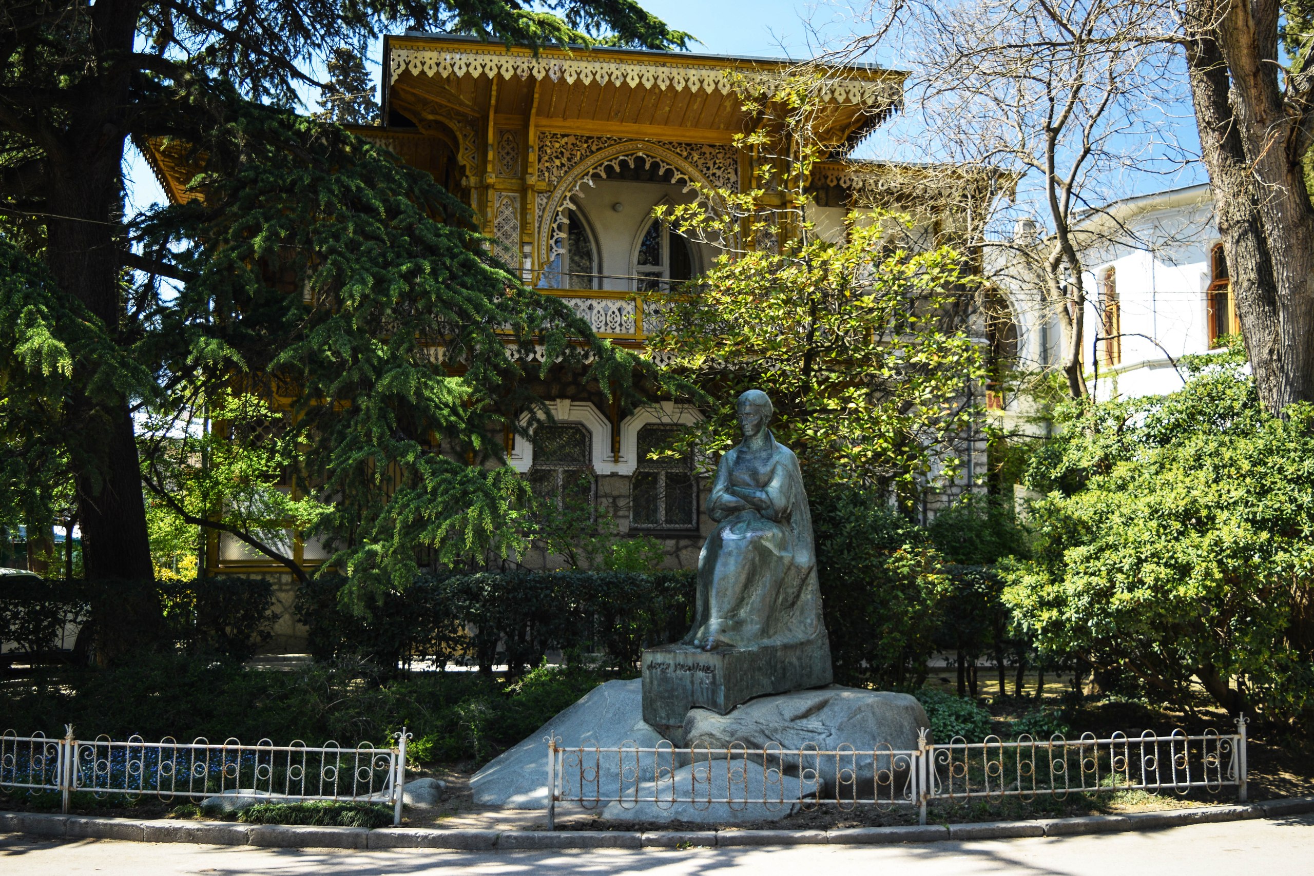 Ялта культурная. Музей Леси Украинки в Ялте. Мемориальный музей Леси Украинки. Историко литературный музей Ялта. Дом Леси Украинки в Ялте.