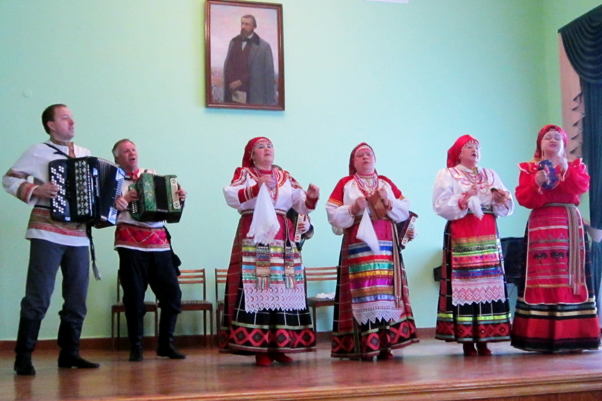 Воронежские песни. Ансамбль «русские напевы» Лаишево. Хохольский фольклорный ансамбль. Народный ансамбль Воронеж. Частушки Воронежской области.