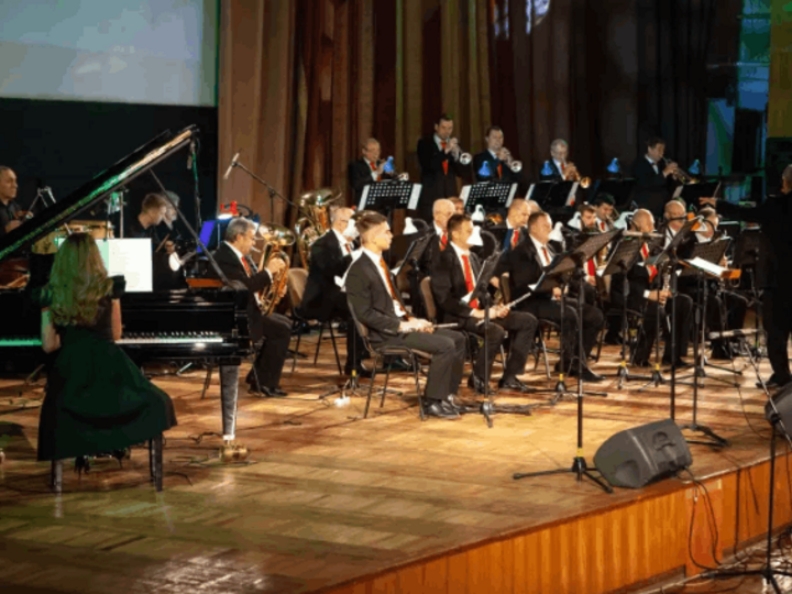 Концерт эстрадно-духового оркестра «Тагил-бэнд»