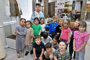 Празднично-познавательная программа «При солнышке тепло, при мамочке добро»