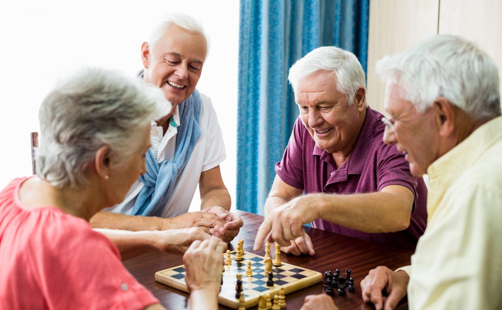 Вечер настольных игр для пожилых людей