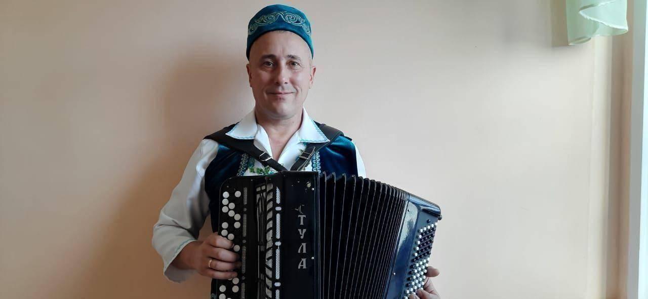 Музыкальный час «Песни под баян»
