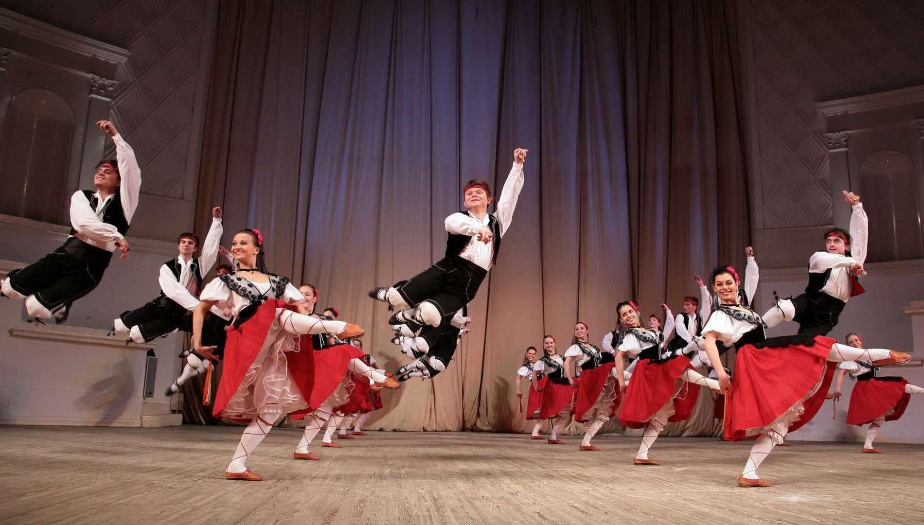 Онлайн-трансляция концерта Государственного академического ансамбля народного танца имени Игоря Моисеева