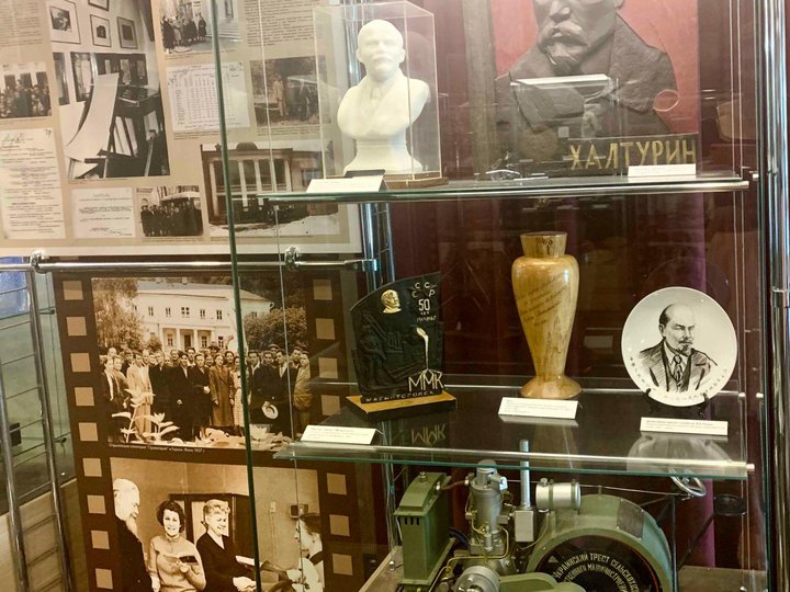 Посещение экспозиций в музейном объекте НКЦ «Музей В. И. Ленина»