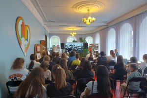 Книжно-иллюстративная выставка «Навеки в памяти героев имена»