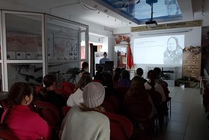 Лекция «Она и война»