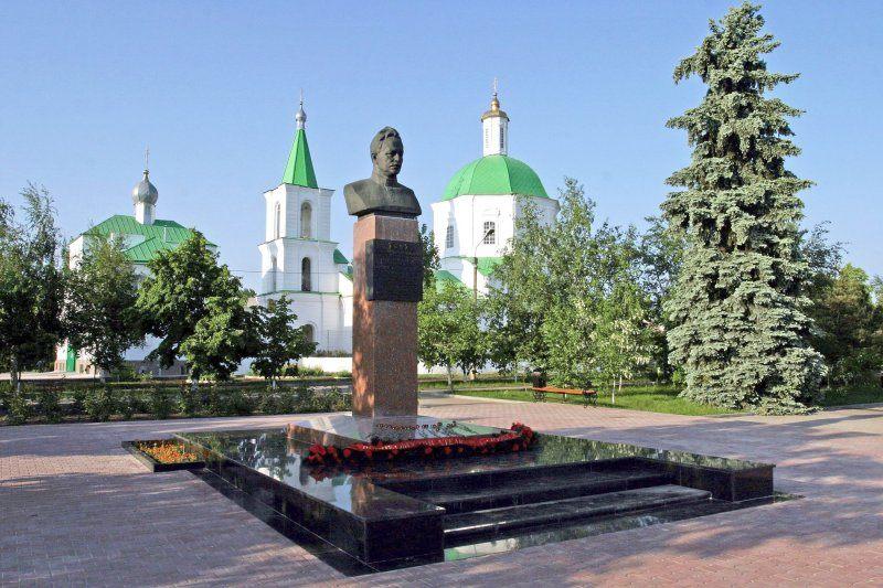 Мероприятия к120-летию со дня рождения М.А.Шолохова в библиотеках Новочеркасска